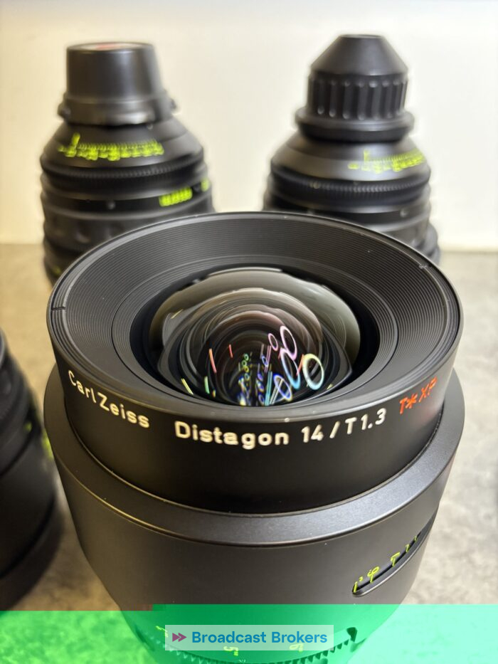 ARRI MASTER PRIME: 14mm T1.3 -100mm Macro T2 -135mm T1.3 -150mm T1.3 feet - Image 2