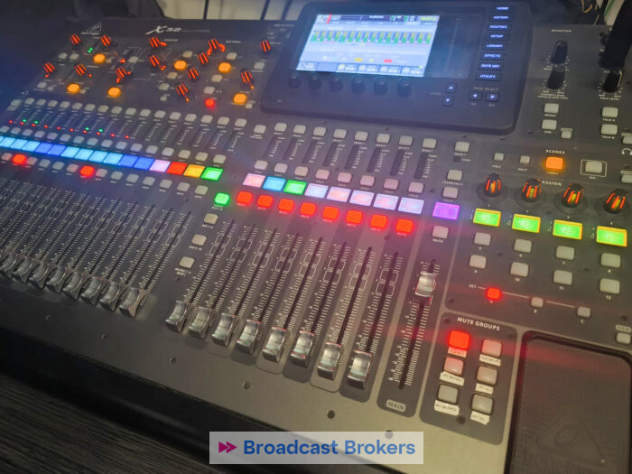 BEHRINGER X32 04