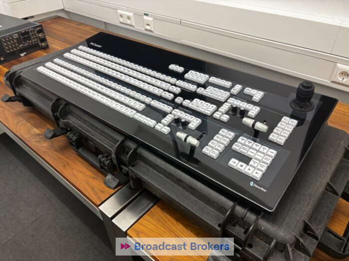 NEWTEK TRICASTER LARGE PANEL 02 1