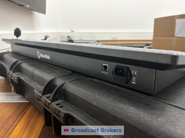 NEWTEK TRICASTER LARGE PANEL 05 1