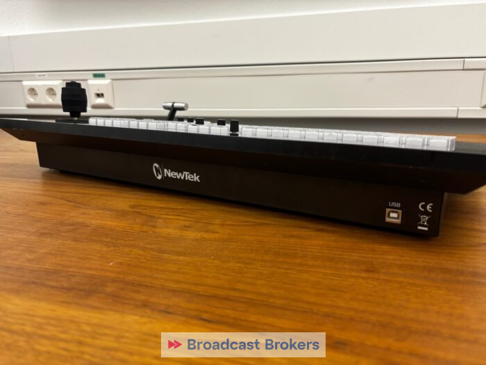 NEWTEK TRICASTER SMALL PANEL 05