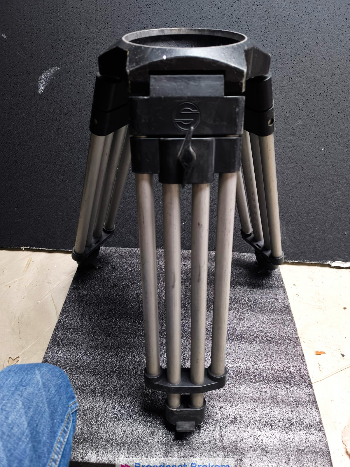 SACHTLER MIDDLE 150mm tripod stativ SACHTLER MIDDLE 150mm tripod stativ