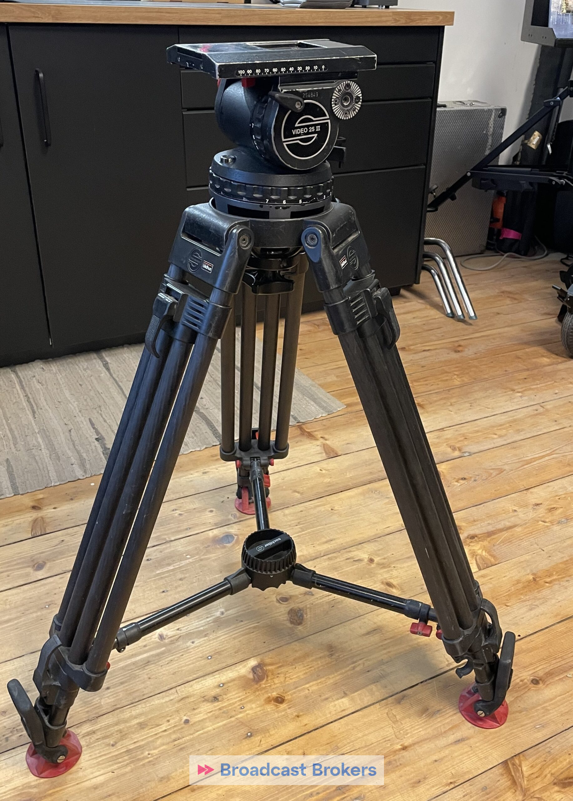 SACHTLER VIDEO 25 MKII S25 carbon fiber tripod SACHTLER VIDEO 25 MKII S25 carbon fiber tripod