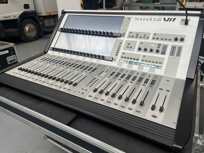 SOUNDCRAFT Vi1