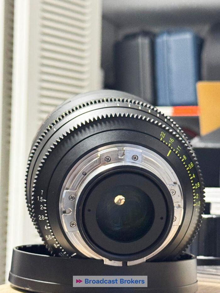 TOKINA VISTA 35mm PL 04