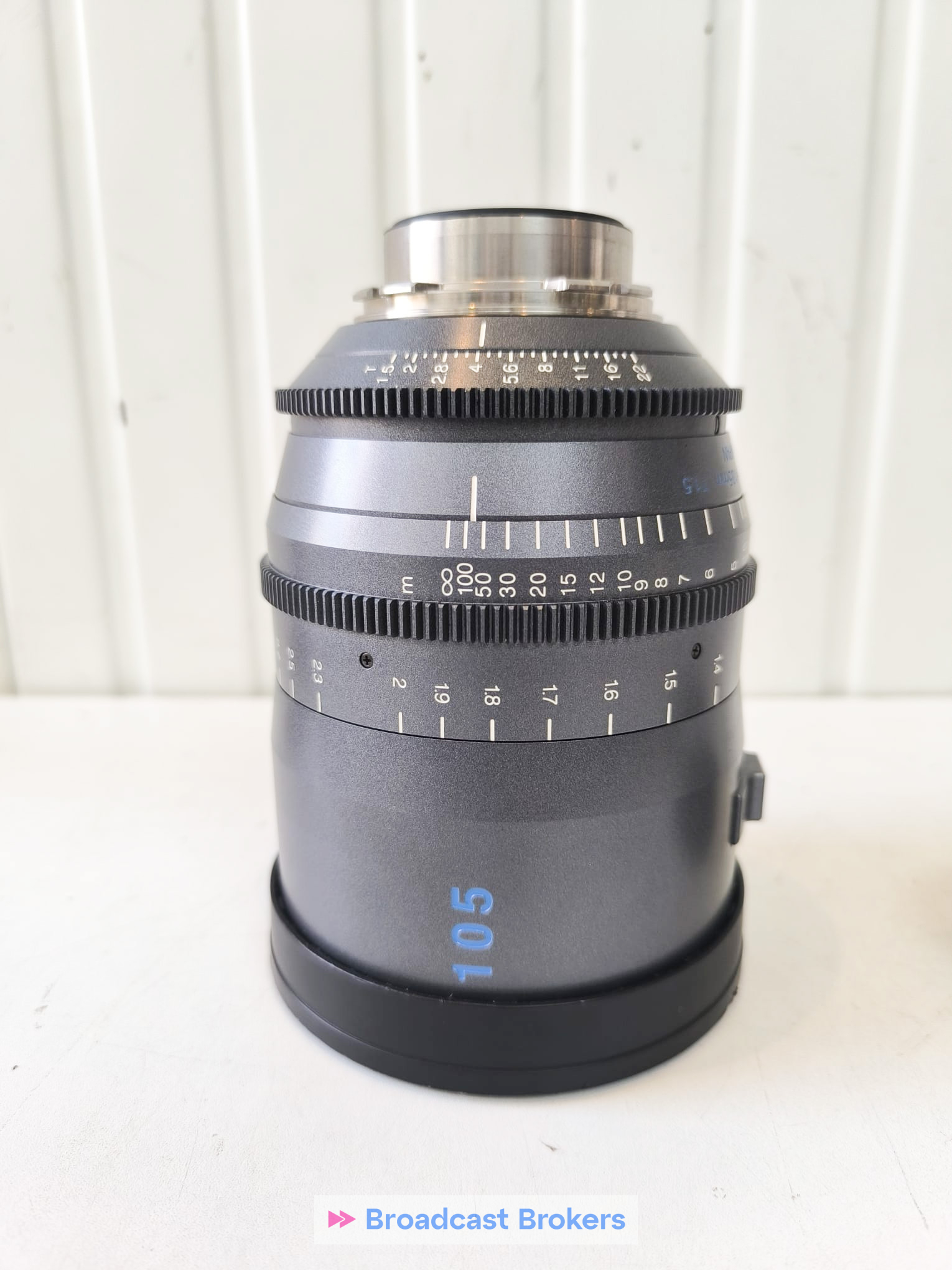 TOKINA VISTA ONE PRIME 105mm T1.5 PL metric 03 Tokina VISTA ONE PRIME 105 T1.5 metric - Image 3